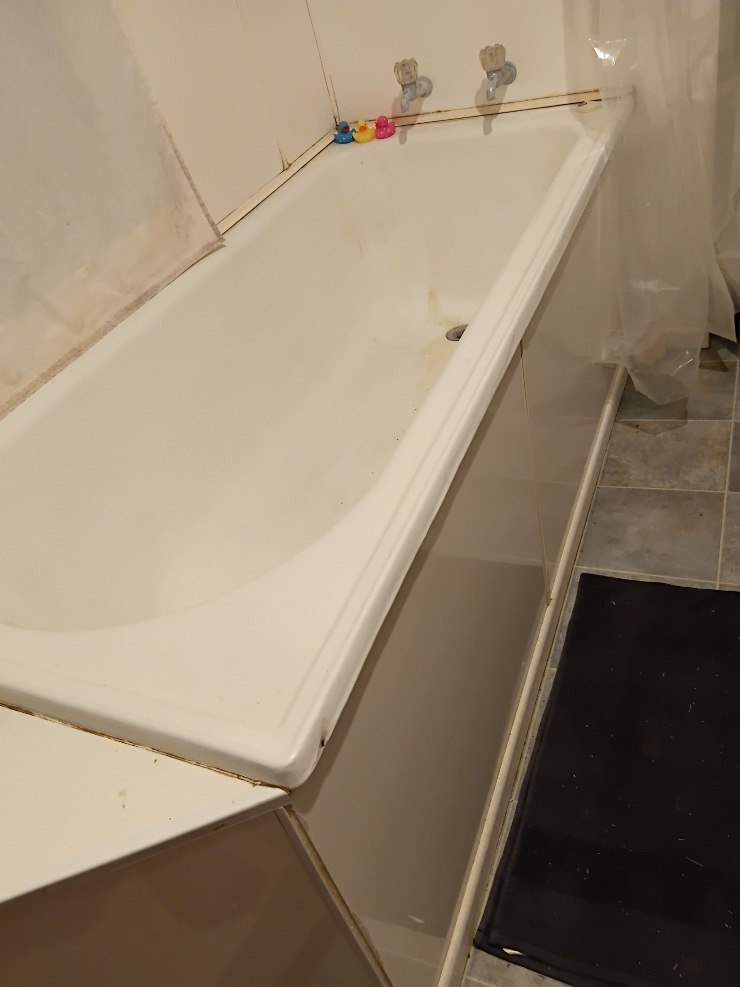 bathtubside